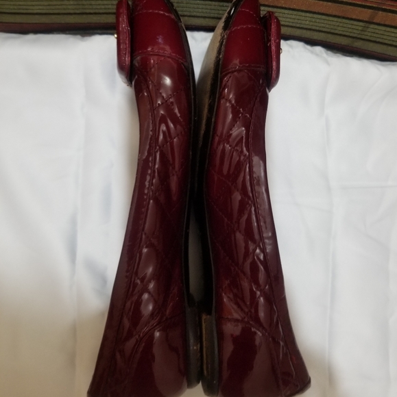 Burberry  Flats. - Picture 2 of 4